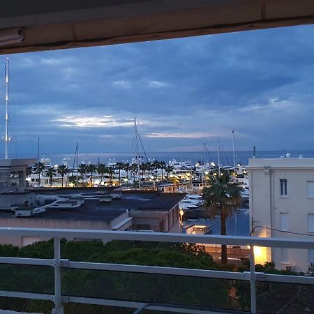 Standing Vue Mer Entre Cannes Et Antibes Golfe-Juan Exteriör bild