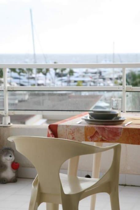 Standing Vue Mer Entre Cannes Et Antibes Golfe-Juan Exteriör bild